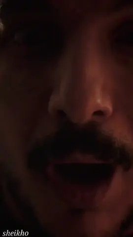 حاسس باللي عم يصير؟! مابظن ننجح لكن سيصورون لك النجاح لذلك تغافل....لتعيش وكن مستقلا قدر المستطاع..لا تنظر  بعيون الآخرين ولا تسمع بأذانهم ولا تفكر بعقولهم...كن طبيعيا وصريحا لا تتصنع و لا تستخدم أكثر من وجه ولا تعش حياة لا تشبهك و لاتقل كلاما لايمثلك ولا تقبل أن  تشارك بمعركة ليست لك...فلا شيء يليق بك سوى أن تكون أنت...كن أنت دوماً وتذكر(يؤتى الحذر من مأمنه) #باسل_خياط #🤍 