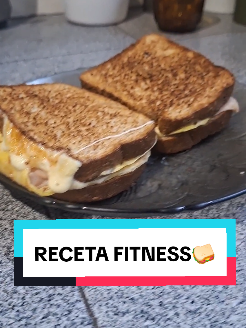 Receta fitness🥪 sandwich proteico ideal para el volumen y ganar musculo💪🏼🔥 #Receta #recetas #recetasfaciles #recetafacil #alimentos #alimentossaludables #sandwich #sandwiches #ganarmusculo #musculo #musculos #volumen 