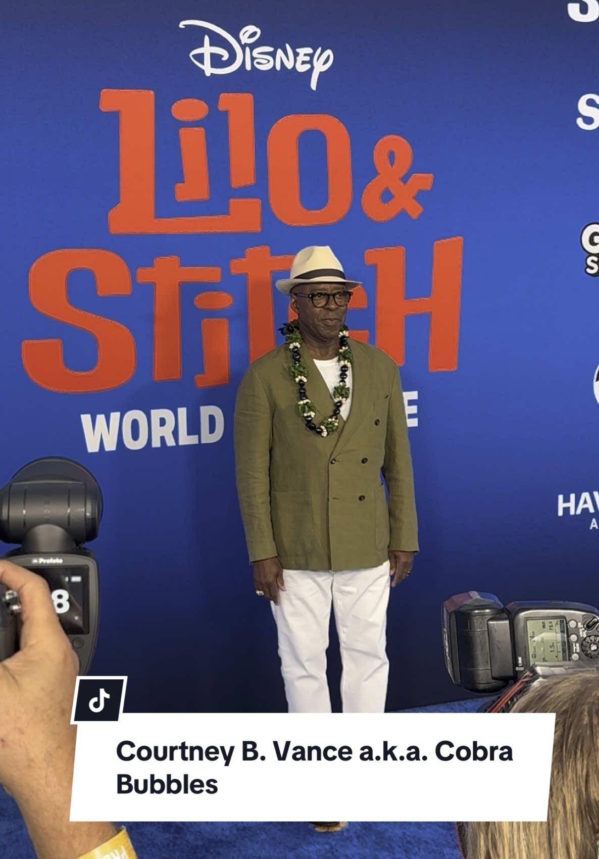 Courtney B. Vance a.k.a. Cobra Bubbles poses at the “Lilo & Stitch” premiere #courtneybvance #cobrabubbles #liloandstitch #premiere #disney 