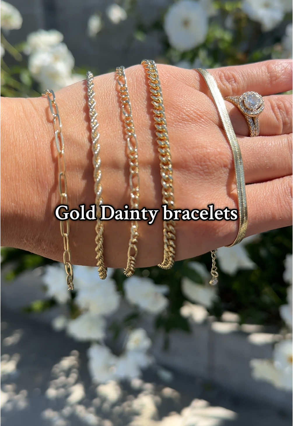 These gold bracelets are so pretty and dainty #daintyjewelry #goldjewelry #jewelry 