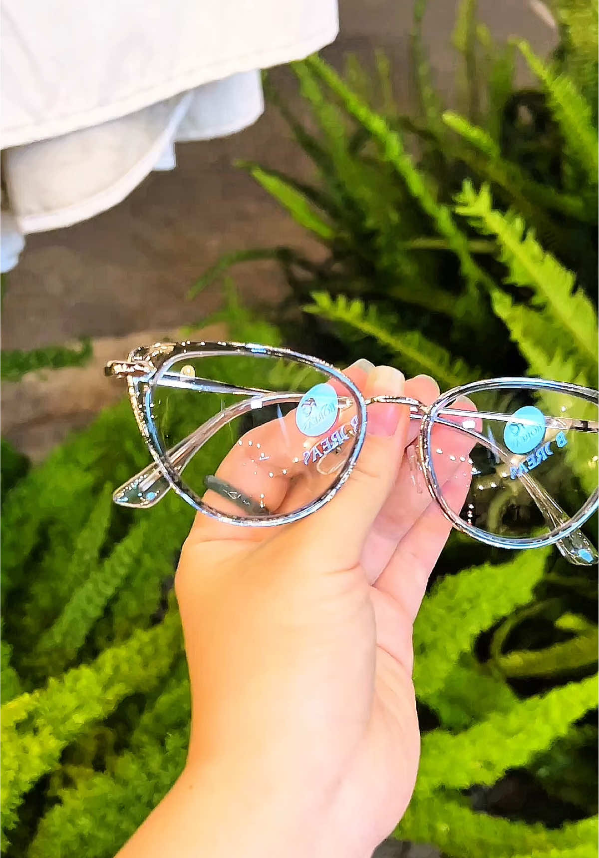 Kính cận mắt mèo #kinhthoitrang #xuhuong #xuhuongtiktok #kinhcandoimau #kinhcan #kínhmắt #viral #kính #varalvideo #kinhnu #manmanshop26 #LearnOnTikTok #phukienthoitrang #review #gongkinh #trending #thinhhanh #kinhmat 