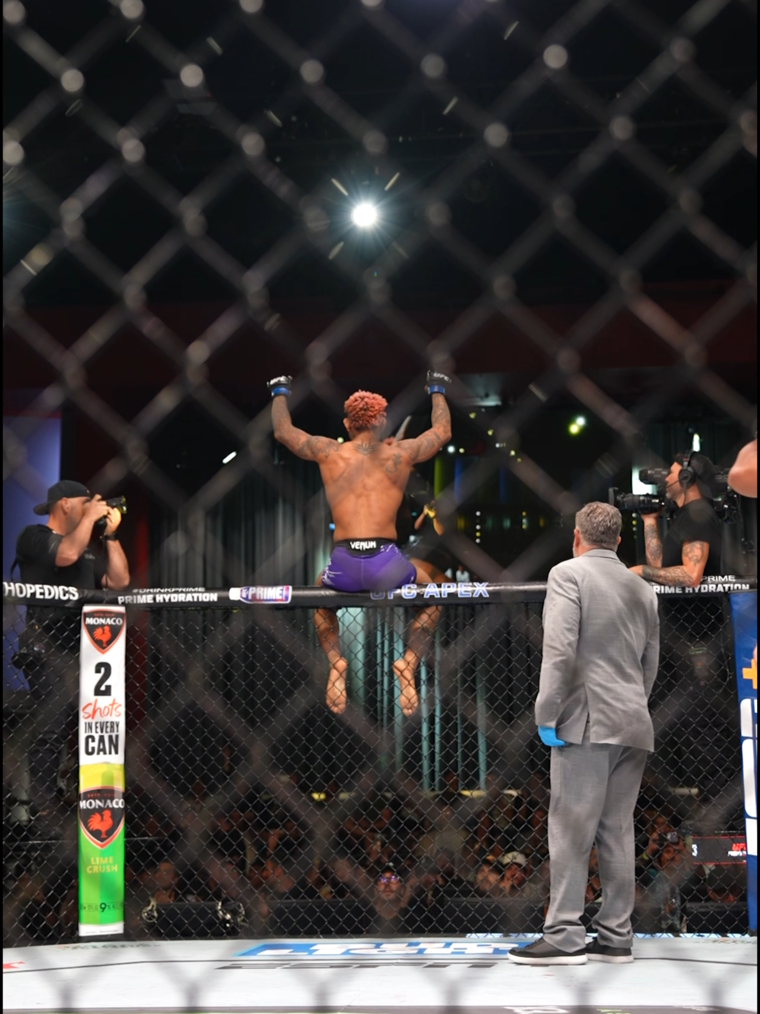 MICHAEL MORALES JUST FINISHED GILBERT BURNS IN THE FIRST ROUND 🔥 #UFC #mma #michaelmorales