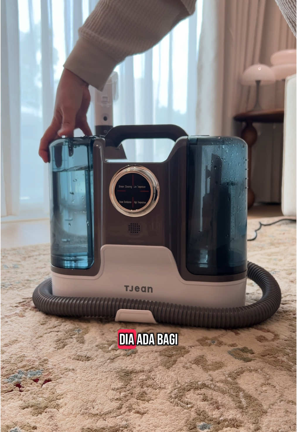 pakai sofa putih wajib ada fabric vacuum cleaner ni! @TJean    #Tjean#Tjeansteamcleaner#Tjeanspotcleaner