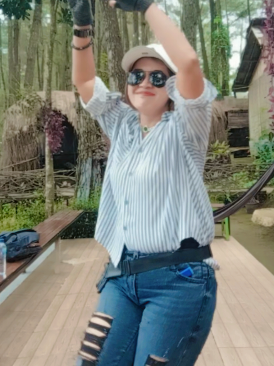 Membalas @habibiti1233 baru pertama aku melihat gadis secantik kamu😅😎💃#gadismalaysia #dangdut 