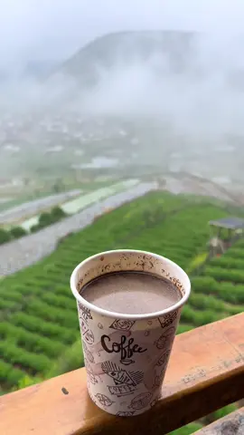 Ngopi dieng... #mentahan  #wonogiri24jam  #mentahanvideo  #mentahanvidio  #bahanstory  #bahanswmu  #dieng  #diengwonosobo  #dieng_wonosobo  #diengiathuy  #diengplateau  #diengindah  #diengculturefestival  #dienghits  #bahansw  #view  #bahanstorymubolo 