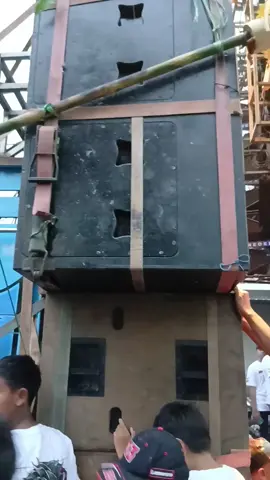 ngeri suara sinar dari belakang box nggak ada yang bocor😱 @sinar_music_official @singo_barong.8910 #karnaval #soundsystem #indonesia 