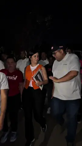 Nuestra candidata Joana Sánchez, está recorriendo casa a casa una parroquia Chavista e Invicta… ¡ZUATA! 🚩🚩🚩  Junto al pueblo construyendo lo que será una VICTORIA PERFECTA!