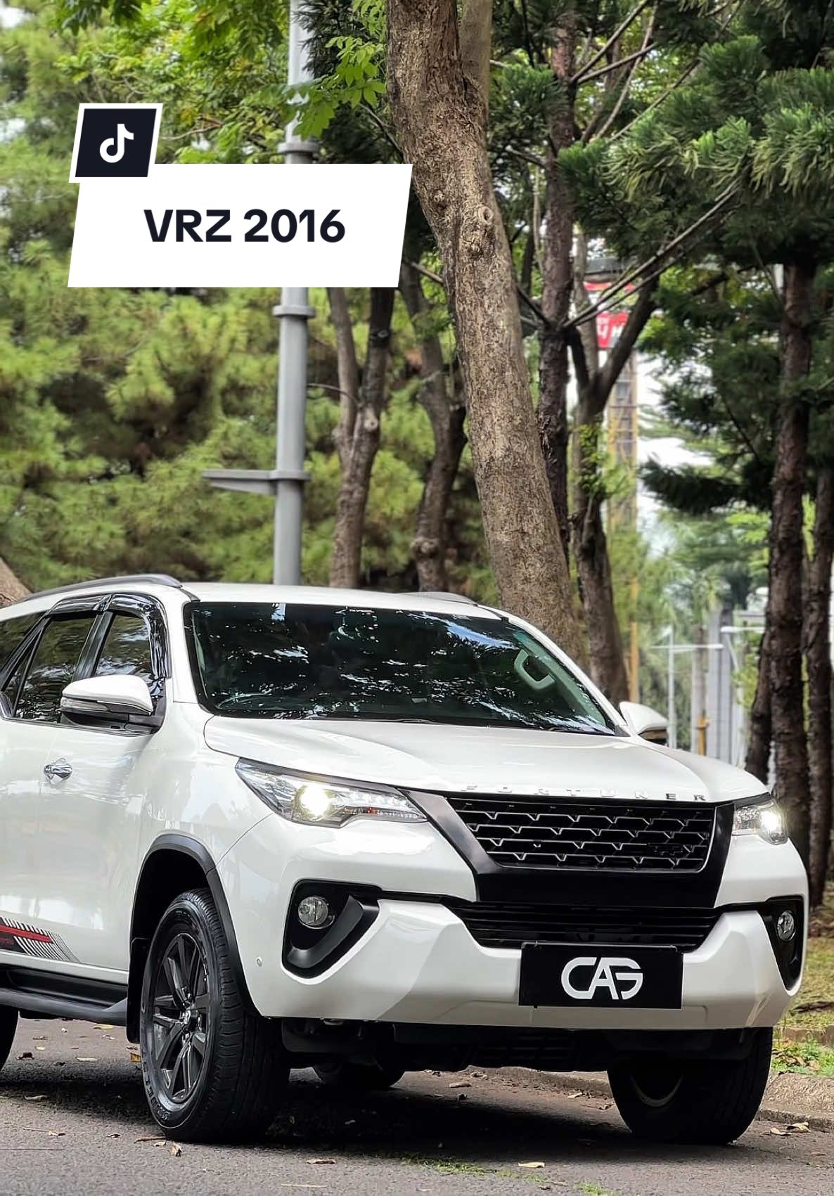 Forsale Type : Toyota Fortuner VRZ  Warna : Putih Tahun : 2016 Transmisi : Automatic mesin : 2.400cc (Diesel) ————— dijamin bukan ex kecelakaan & banjir 100%  kondisi sangat istimewa, siap general check up bengkel resmi.  ————— pajak super panjang [8-2026] ban tebal electric seat cruise control interior & eksterior mulus mesin kering & sehat airbags headunit  Rear entertainment system electric folding mirror kaki kaki empuk & kedap electrical normal  ac dingin  mesin sangat responsif toolkit lengkap surat surat lengkap ————— OTR kredit: 330jt Tdp 30jt Angsuran 7,950,000 x 59 Angsuran 9,674,000 x 47 Asuransi TLO . OTR cash: call / contact us  ————— for more details:  William call / wa: 081511089768 ————— #mobil #jualmobil #jualmobilbekas #jualtoyota #jualfortuner #fortunervrztrd #jualfortunervrz #fortunertrd #jualvrztrd #jualfortunertrd #fortunervrz2016 #fortunervrztrd #mobilbekas #toyota #mobilbekasmurah #jualmobilbekasmurah #mobilbekasjakarta #mobilbekasbekasi #promo #jakarta #bekasi #indonesia 