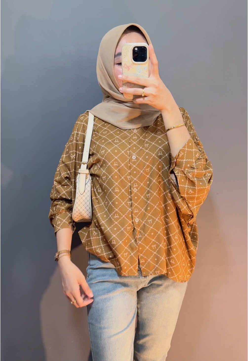 Sukaaaa blousenya🫶 #blouse #atasanwanita 