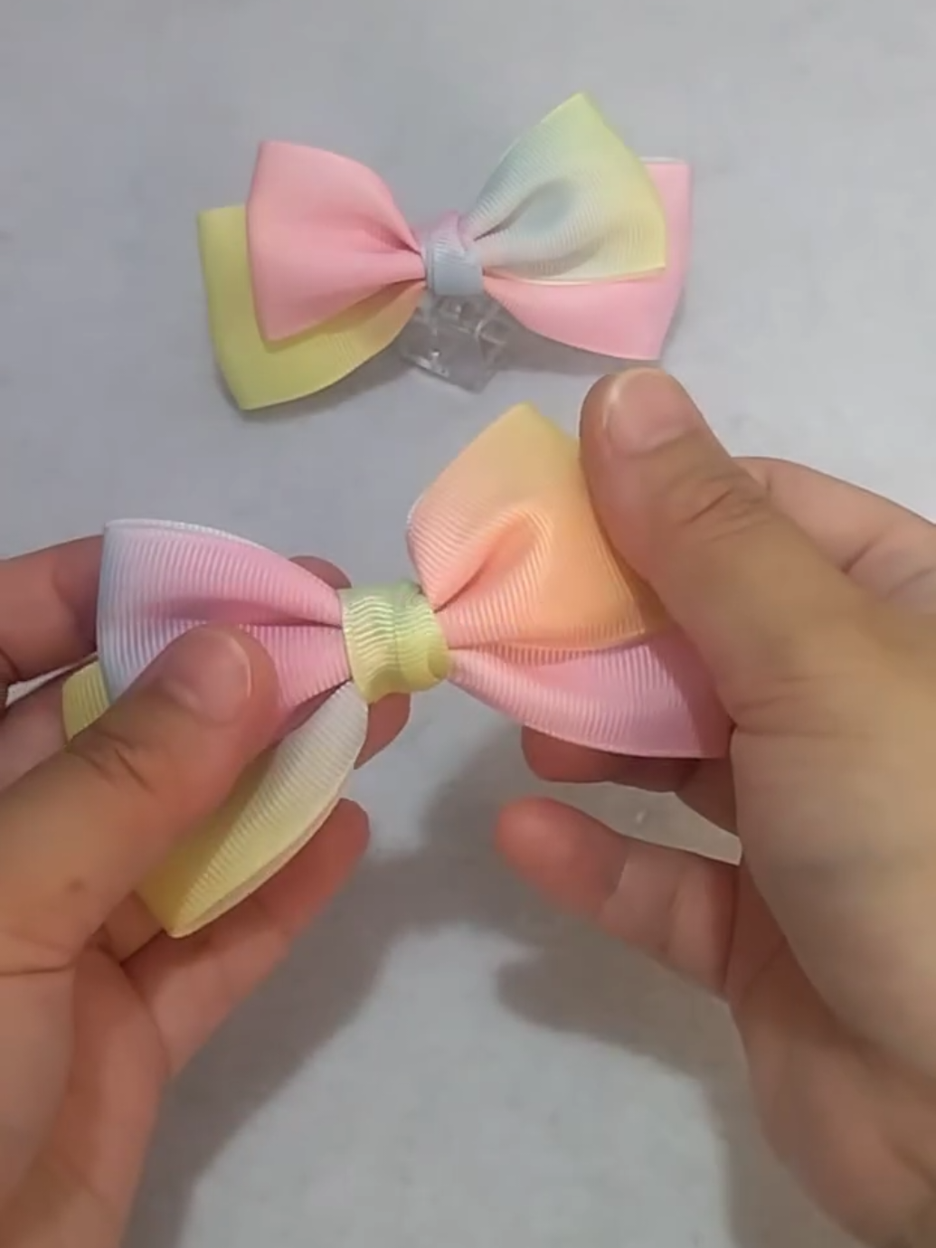 ✨ Gradient Hair Bow Clips ✨  #Tutorial #GrosgrainHairBows #RibbonHairClips #HandmadeHairAccessories #JaneYuineCrafts