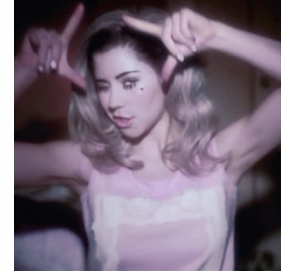 electra heart era! #lanadelrey #electraheart #marinaandthediamonds #aesthetic #bubblegumpink #fypシ 
