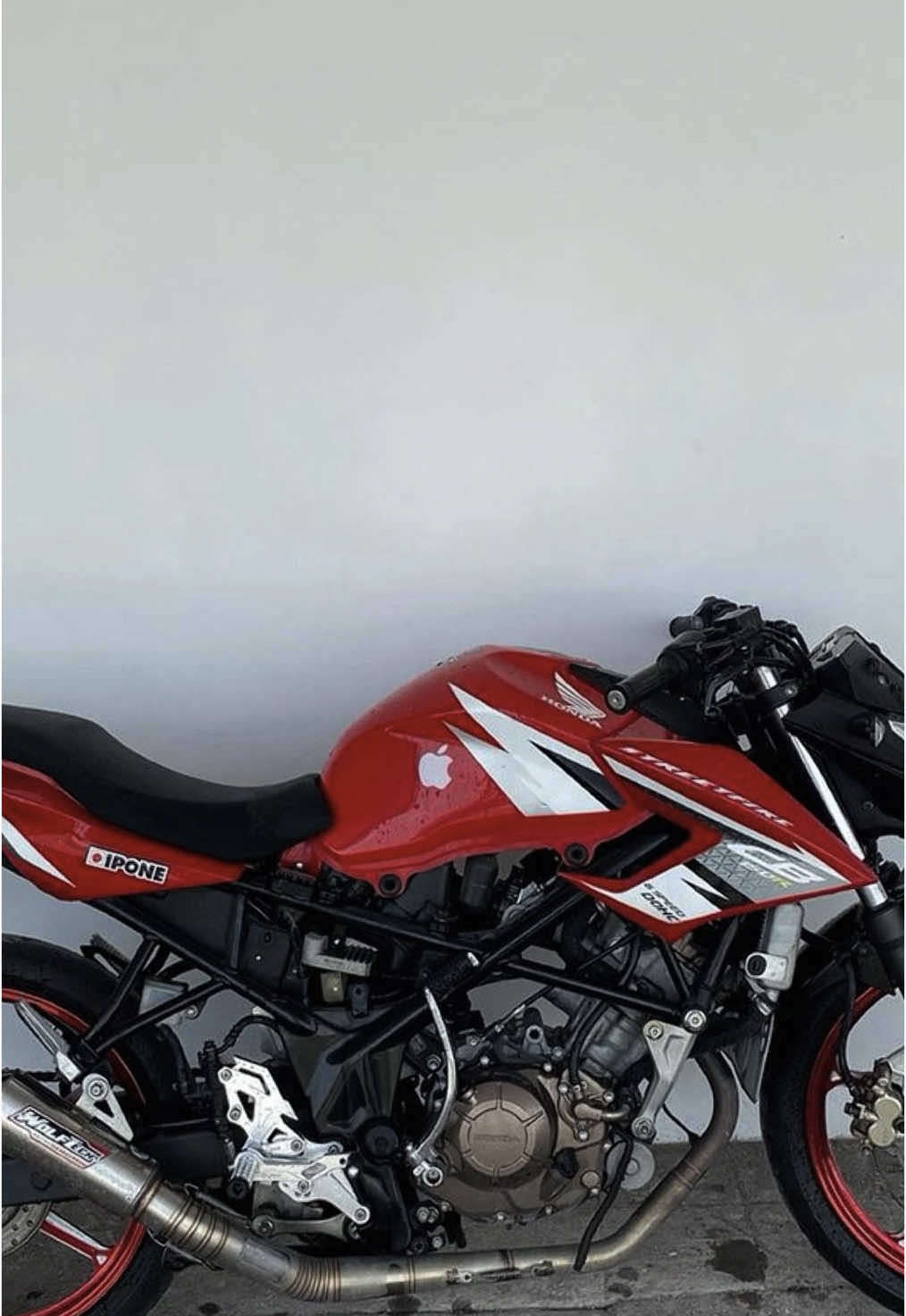 kebetulan aja ya kan #cb150rmodifikasi #cb150r_jarijari #cb150rkomorod #cb150rroadrace #komorodcb150r #cebeerrimex 