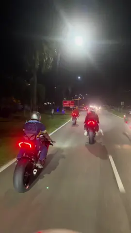 Ronda malam minggu.. #v4lovers🔥🔥  #ducaticorse 