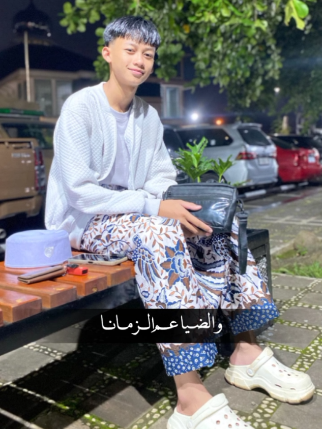 #CapCut kaya ada yg kurang deh🤔 #fyp #santri #sarungan #trend #arabicsong #sholawat #masukberanda #masyaallahtabarakkallah 