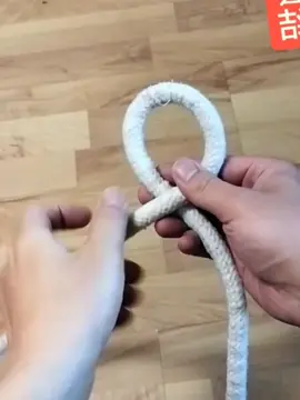 The best practical life tips learned in the year, my mother said that learning is a treasure, and there is always one that can be used # Wisdom Treasure # Life Skills # High-performance Creativity # Practical Life Tips # Life Tips # Life Tips # Learn.#knotshort #knots #knot #DIY #fyp 