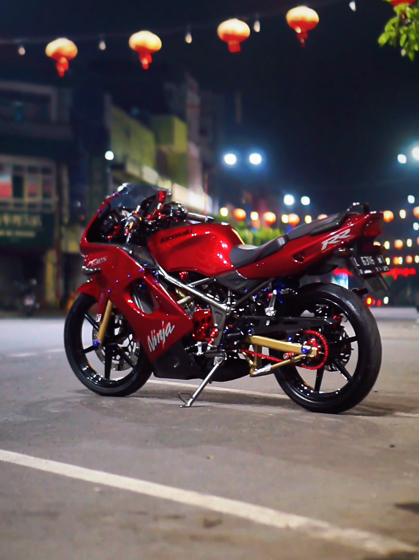 sing liane podo hujat sana sini.. kita mah cm motor cinematic 🤣 #ninjarr #ninjarrold #kawasaki #2tak #kecot
