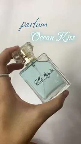 siapaa disini yang kecintaan juga sama ocean kiss -vs Aqua kiss???!! aku kecintaan banget nihh✨🌊 #parfumfresh #rekomended 
