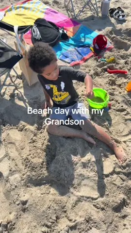 Beach vibes #beachvibes #tiktokviral #grandson #fun #family #foryoupage 