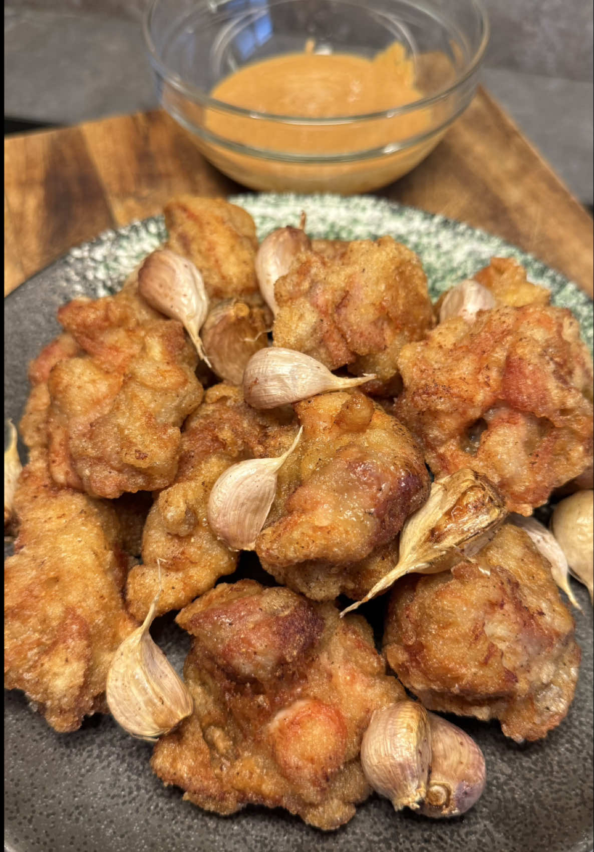 Ayam goreng bawang putih pake saus kacang memang ndada lawang 🔥🔥 @Broco Food #brocofood #kacanginaja #sauskacang #sauskacangbroco