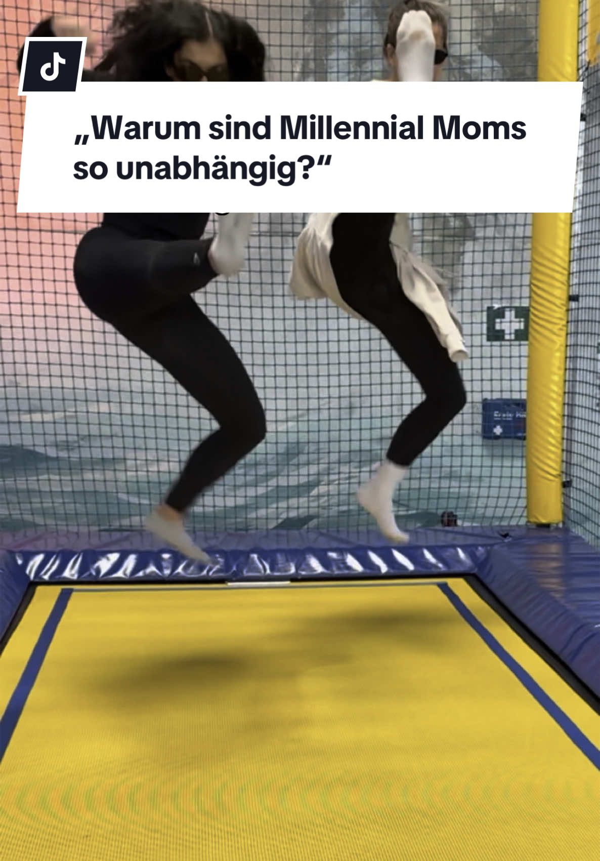 Mulan ist unsere Kindheit 🤝🏻 von Esmeralda haben wir rennen gelernt #millennial #millennialsoftiktok #millennialmom #mom #momtok #mama #independantwoman #momhumor #90skids #90sthrowback #disney #fyp 