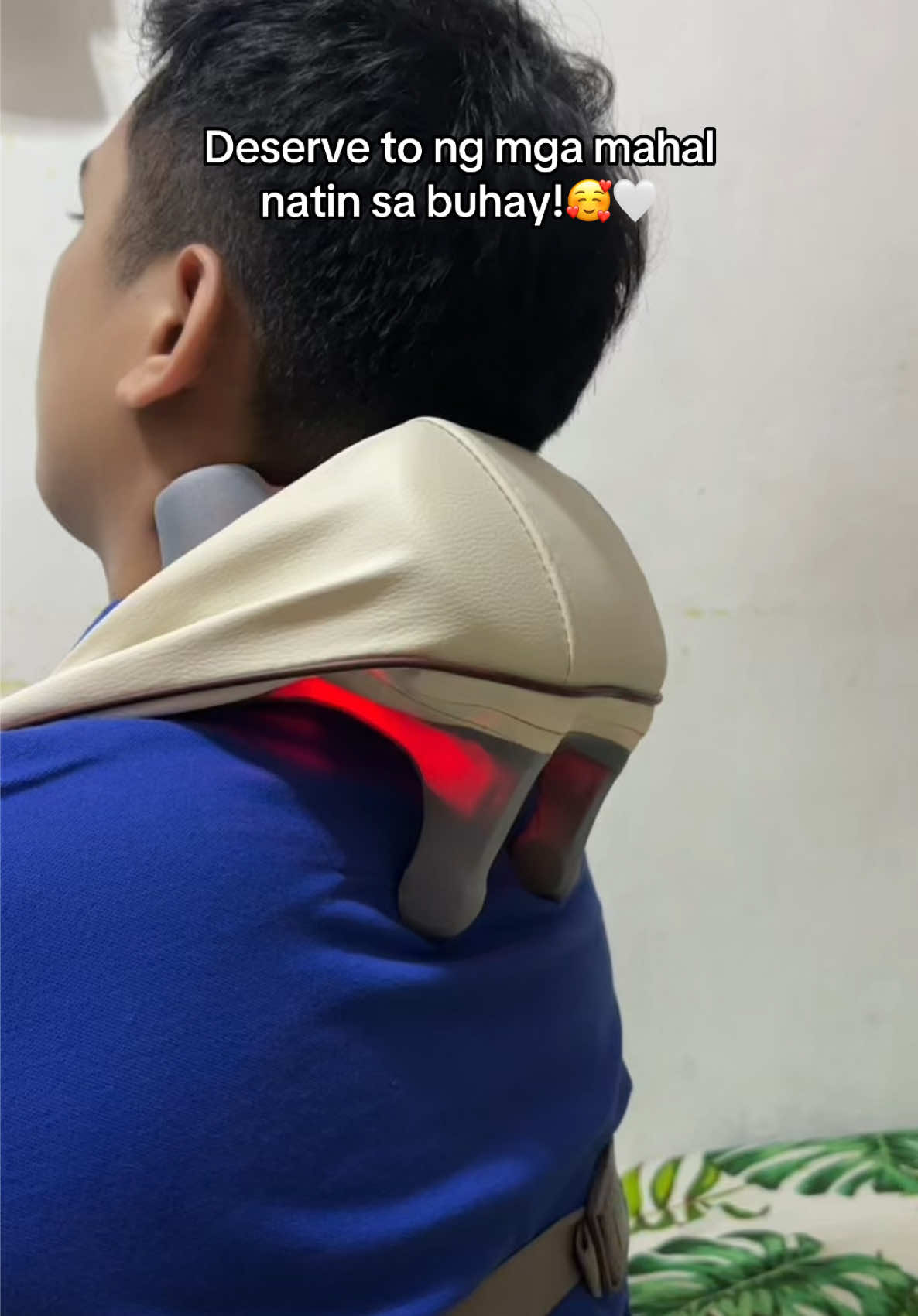 Buti may na imbento na ganito pwedeng pwede siya gamitin kahit ano pang ginagawa mo dahil ikakabit mo lang sya sa likod mo #fyp #backmassage #massage #foryoupage #viral #viralvideo #foryoupageofficiall #massagetherapy #fyppppppppppppppppppppppp #foryoupage❤️❤️ #viraltiktok #foryoupageofficiall #massagetutorial 