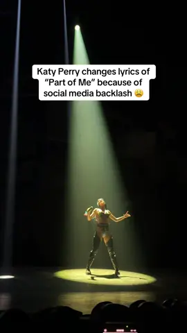 Can yall just give her a break?! 🥲 From the pit at the very front let me tell you this was an AMAZING SHOW 👏👏👏 #katyperry #katy #lifetimestour #katyperrylasvegas 