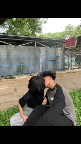 ဘယ်လိုလုပ်ရမလဲ🙊#minkhant #trend #moots? #couple #thinkb4youdo #fypシ #foryoupage #views #cutecouple #fyp #livephoto #gf 