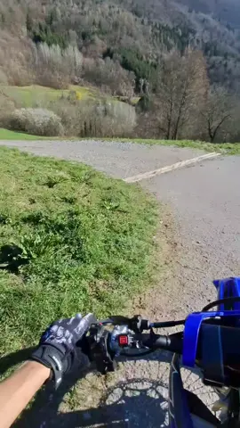 #yamaha #2stroke #fyp #viral #yz125 𝐭𝐡𝐢𝐬 𝐯𝐢𝐞𝐮𝐰 ⛰️🏔️🌄
