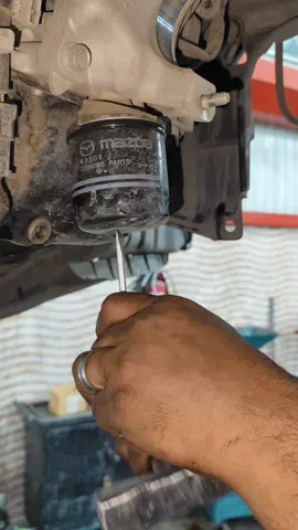 oil filter changing 🚼#engine #mechanic #foruyou #viralvideo #auto #skills #DIY 