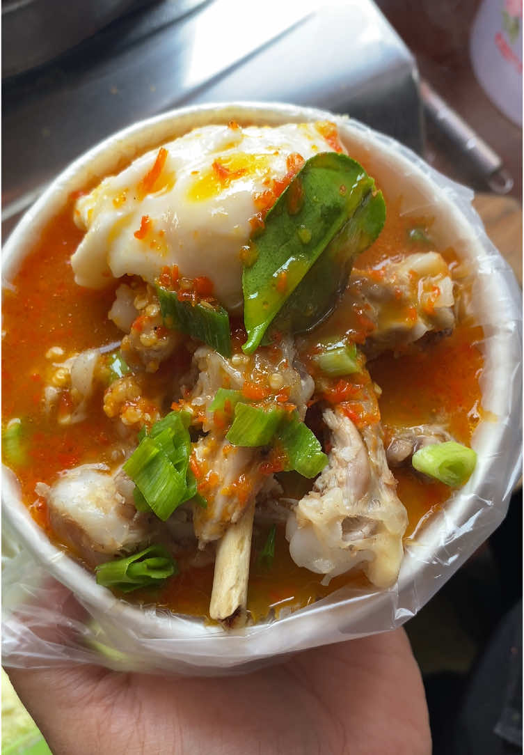 Cilok goang dengkul telur 🥰😍 #kulinerkarawang #pangsitgoreng #pangsitkuah #mienyemek #cilgogalau #jajanankarawang #cilokgoang #fypシ 