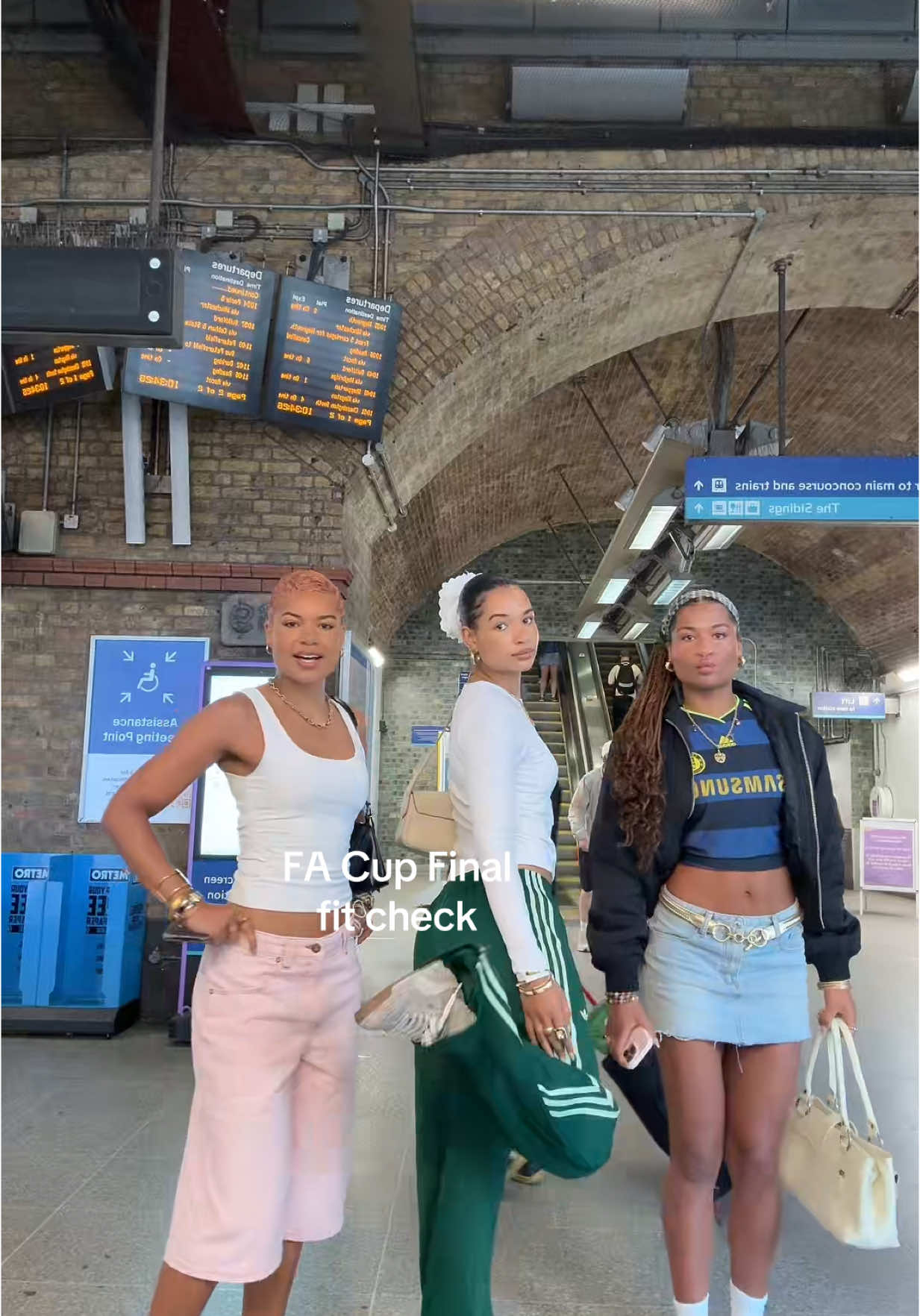 Who’s your money on👀👀 #facupfinal #facup #chelsea #chelseafc #manchesterunited #woso #final #fitcheck #sistergoals 