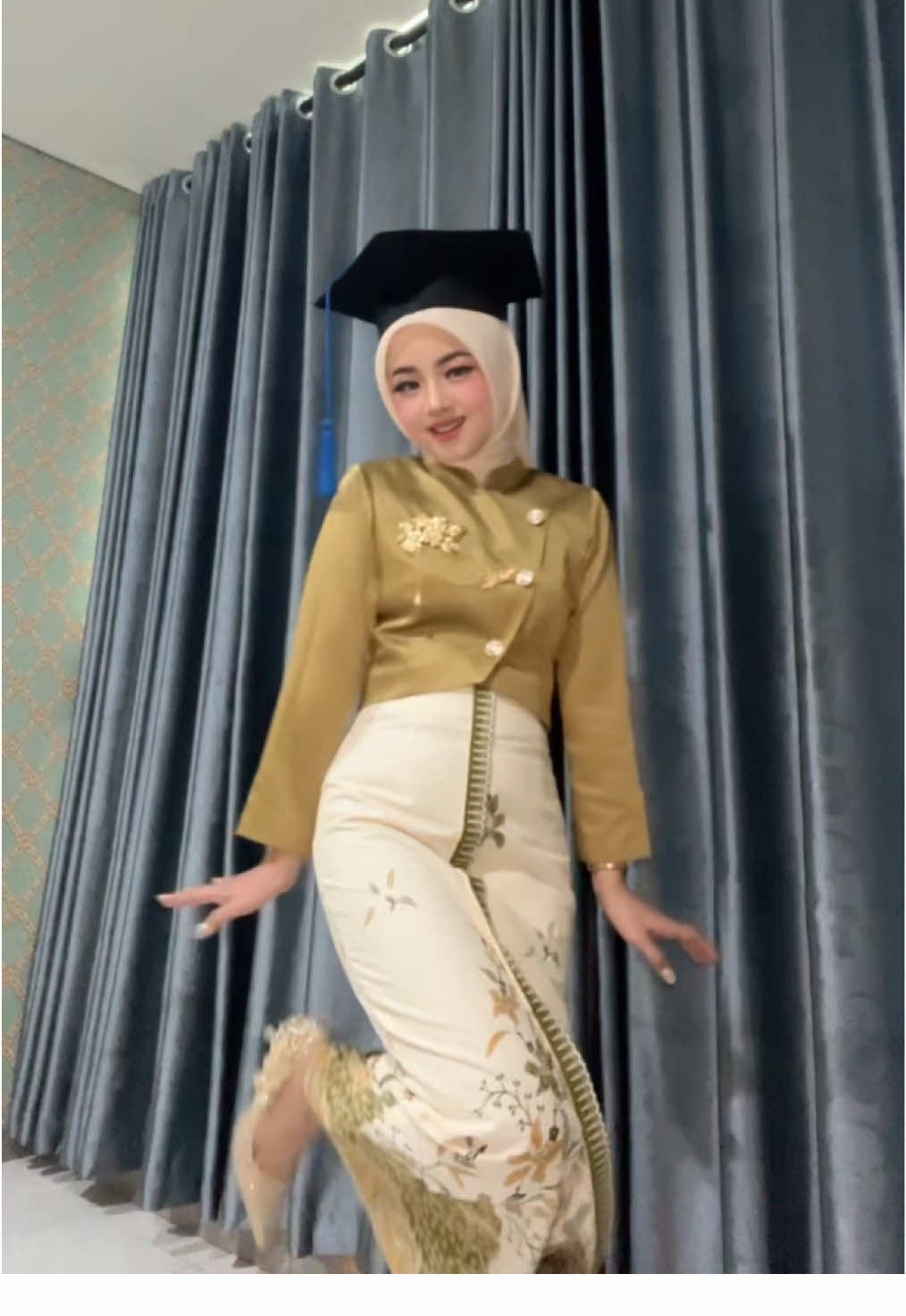 finally graduation🧚🏻‍♀️ #fyp #graduation #wisuda 