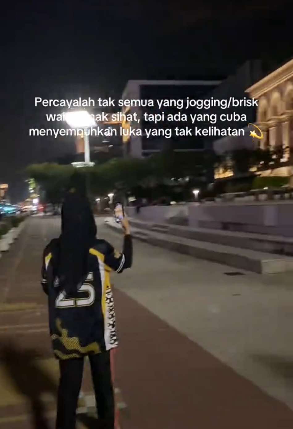 best dooh jogging kat sini, tenang betul vibe putrajaya ni #putrajaya #briskwalk #nightrun #healing #galau #brokenheart #mangu 