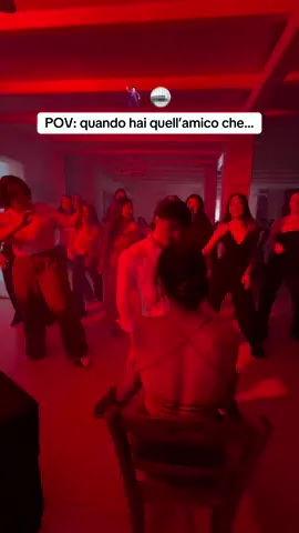 POV: quando hai quell’amico che… 🕺🏻🪩  #exclusivesound #18anni #diciottesimo18 #festadidiciottoanni #diciottesimo #compleanno #ballerino #party #hiphop #sorpresa #amico #festeggiata 
