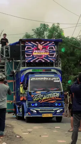 Sangar e rekk 👀👹  #fypシ #fyp #fy #karnavalsoundsystem #bersihdesakarangsoko #soundhoregjawatimur #putrimutiaraaudio 