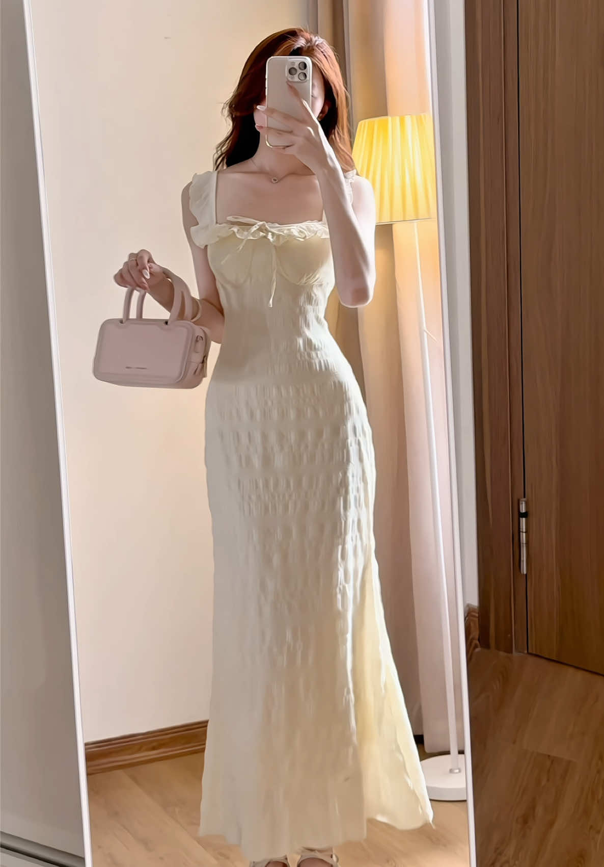 1 em váy đuôi cá đi biển siu xinh luôn ạ