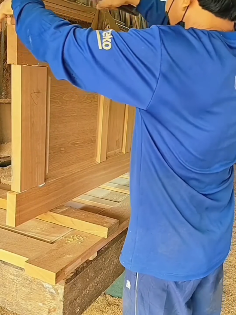 #creatorsearchinsights  Install butterfly door panels..  #woodwork #decor #doors #makersgonnamake #interior #woodart #construction #woodworking #carpenter #table #furnituredesign #woodcarving #viralreelschallenge #FineWoodworking #woodworkingcommunity #interior #wooddesign #carpenter #maker  #DIY #reelsfb #furniture #wood #foryou #foryoupage  #foryoupageofficial #fyp #trending #viral_video #fypシviral #growaccount #account #growmyaccount 