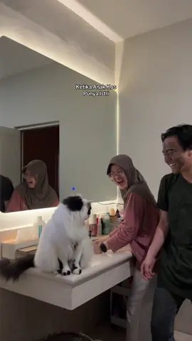 Kalo yang ini Dhova gapapa dibawelin karena sejak nikah mukanya jadi jarang jerawatan😇👏🏻  #facewashkahf #kahfhitam #reviewjujurkahf #facewashlowph #facewashphrendah 