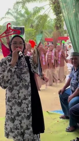 Hobahhhhh!!! #bridesmaids #tereteteteteteet #referensi #trend #akad #resepsipernikahan #fyppppppppppppppppppppppp 