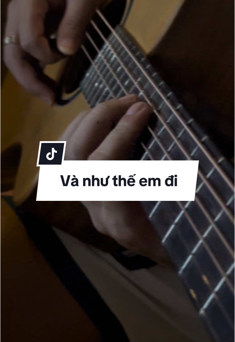 Đang lướt toptop lại bắt hát karaoke 😂😂 #nhac8x9x #vanhutheemdi #guitar #lead #kimtam #xuhuong 