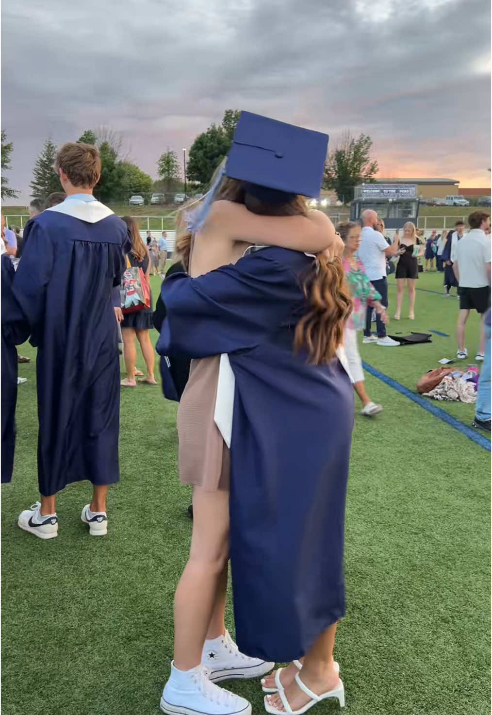 WE GRADUATED!!! 2 sisters, 2 graduations, one day #fyp #foryoupage #graduation #sister @Hadley Skinner 