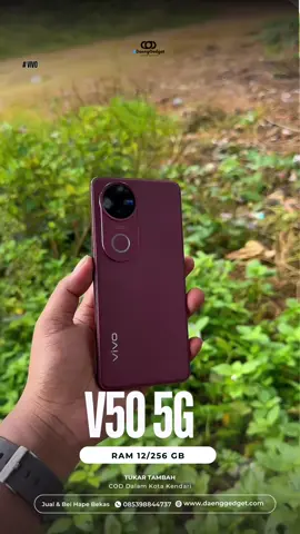 Vivo V50 5G RAM 12/256 GB – Fullset Kondisi mulus seperti baru, performa kencang Snapdragon, kamera jernih, dan layar AMOLED smooth! Garansi resmi aktif sampai 28 Maret 2026 | Fullset dus & charger asli COD area Kendari | Bisa tukar tambah | Rekber Shopee/Tokopedia ready Minat? Langsung WA: 085398844737 #VivoV50 #HPSecondKendari #DaengGadget #TukarTambahHP #jualbelihpterpercaya 