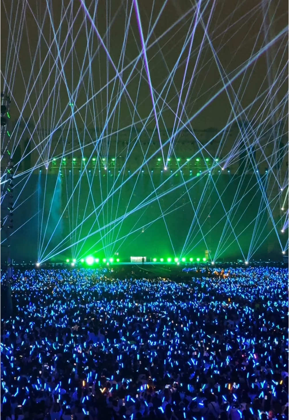 Trị liệu laser mắt mà 1 năm t cần mấy lượt 😀 #anhtraisayhi #anhtraisayhiconcertday6 #atsh #concertday6 #anhtraisayhiconcert #anhtraisayhi✌🏻 #xuhuong #xh #tiktok 