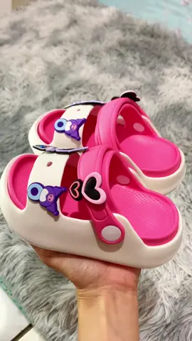 #comfyslippersforkids #korumiclogsandals #trendingslippersforkids #slippersandalsforkids #slippersandals #fypage 