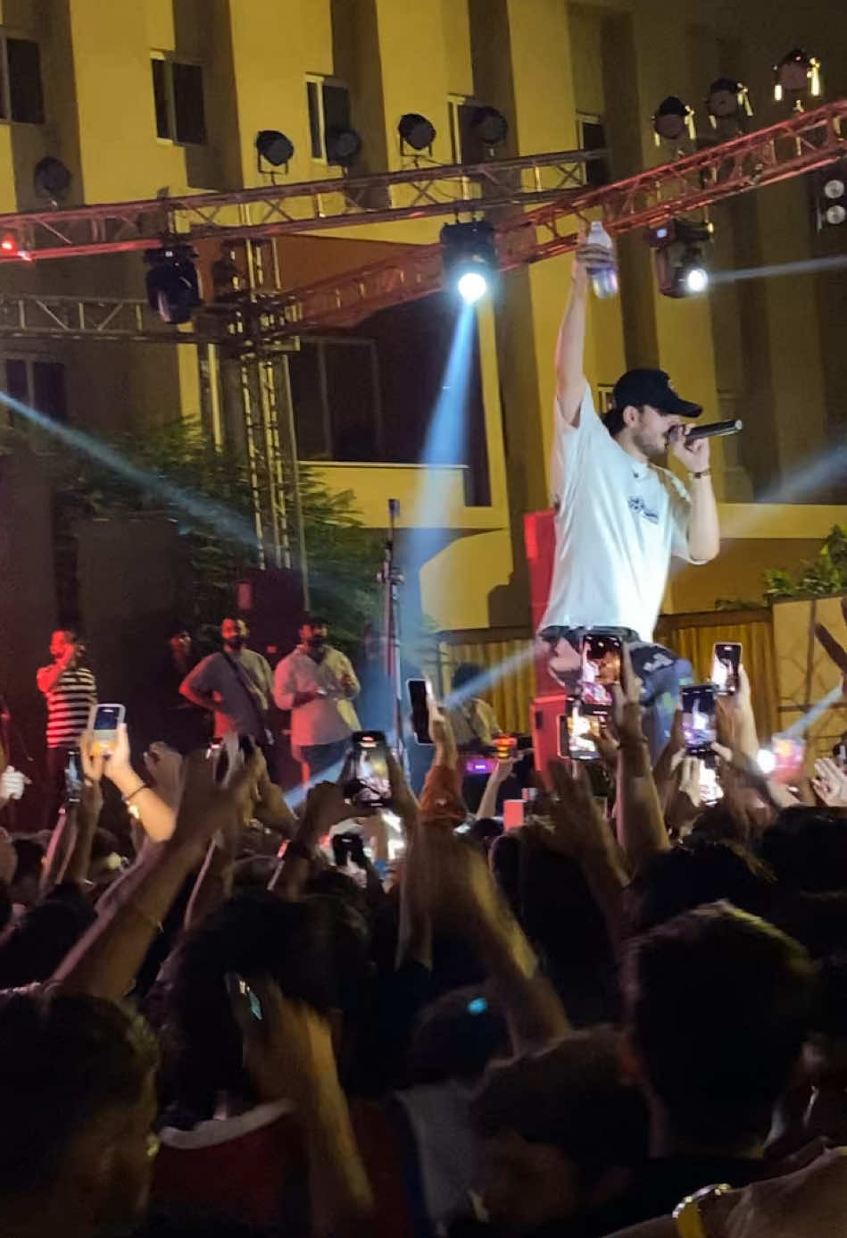 Hasan raheem live hyd♥️#fyp #foryou #foryoupage #unfrezzmyaccount #trending #goviral #viral #hasanraheem #hydconcert #trend 