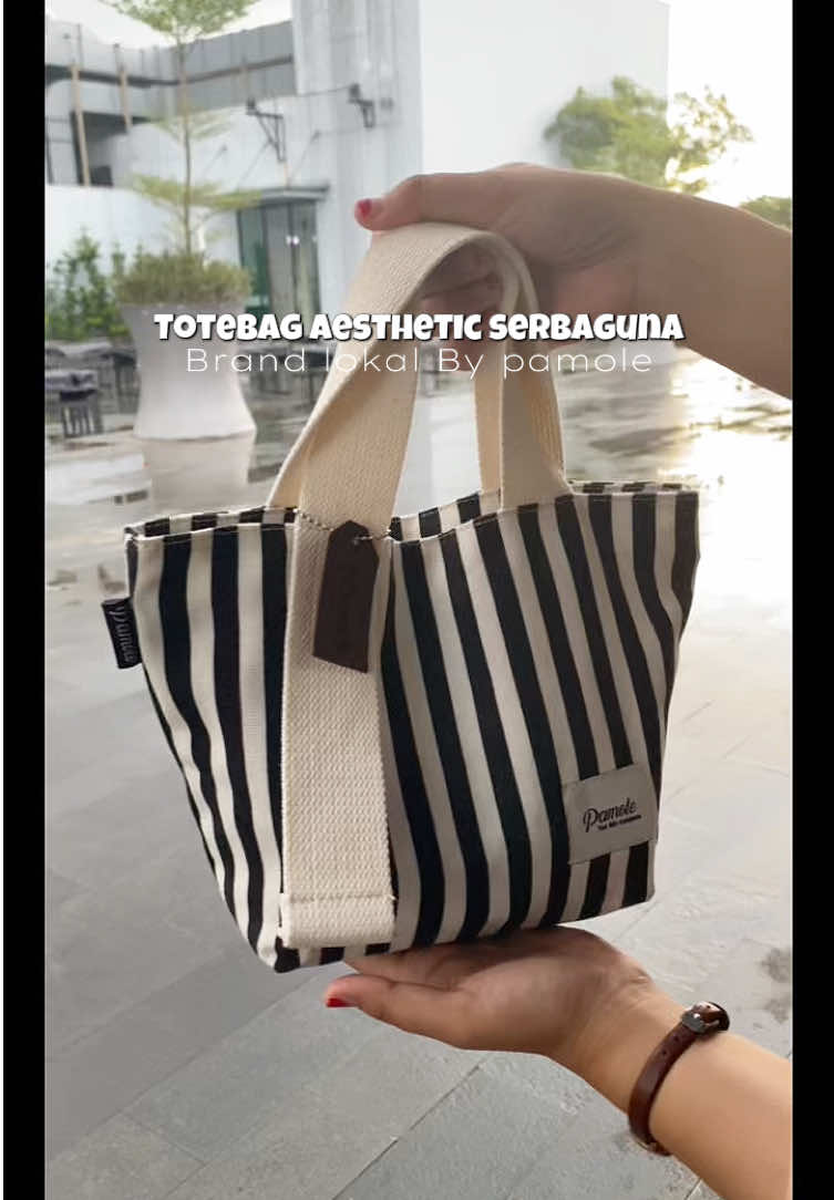 Motifnya cantik2 bgt gaa pasaran😍🫵🏼 #racuntiktok #foryoupage #berandatiktokk #pamole #pamolebag #totebag #pouchmakeup #rekomendasitaswanita #ootdinspo 