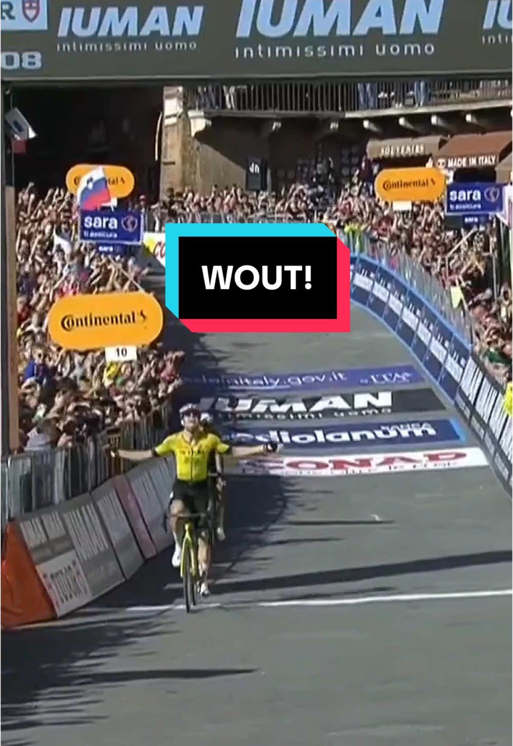 WOUT VAN AERT WINS AN EPIC IN SIENA💥 The Belgian is BACK with his 50th win and what a way to do it 😍 #giro #roadcycling #cycling 