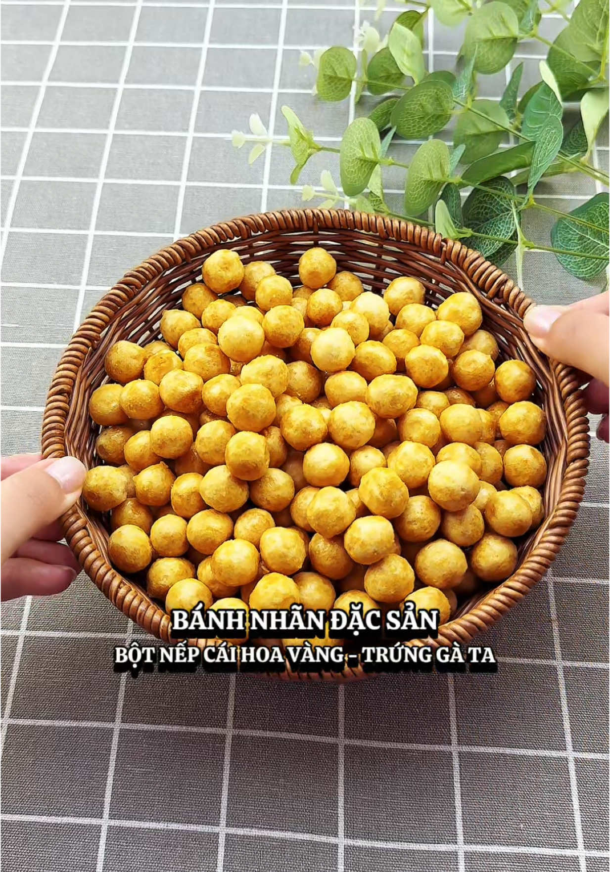 Bánh nhãn đặc sản Nam Định #thuongntb #tiemthuong #review #reviewanngon #reviewfood #ancungtiktok #mukbang #thuhaifreeship #muataitiktokshop #banhnhan #banhnhannamdinh #banhnhandacsanhaihau #banhnhandacsannamdinhhaihau 