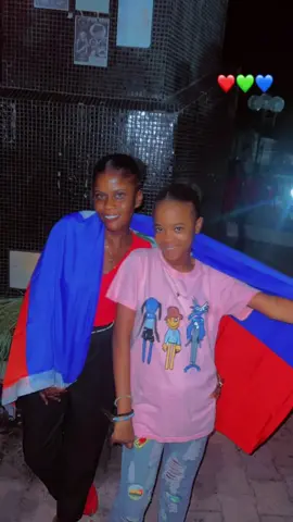 #fouryou #poutoi #haïtientiktok🇭🇹 #fpyシ #bèltimun🤗❤ #mounakayèyobèl #happyflagday🇭🇹🇭🇹 @ARTHUR 🎭🖤 @G♈ @Junie Dorsainvil 