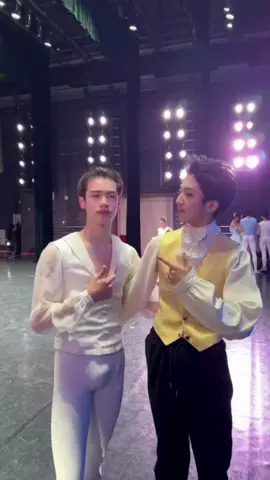 Chinese boys ballet school #ballet #flexibility #balletboy #tights 